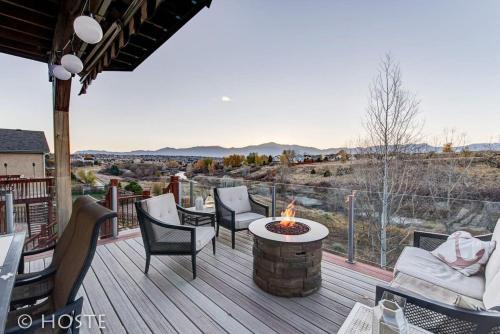 Northeast Colorado Springs House | *H* 5BR Home Getaway w/HOT TUB *