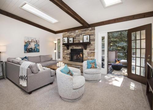 Intermountain Apartment | H1 Meadow Creek Condominiums