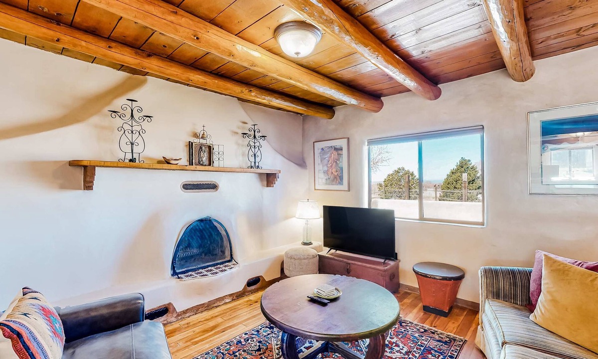 Taos House | Hacienda del Canon - Historic Adobe, Mtn Views