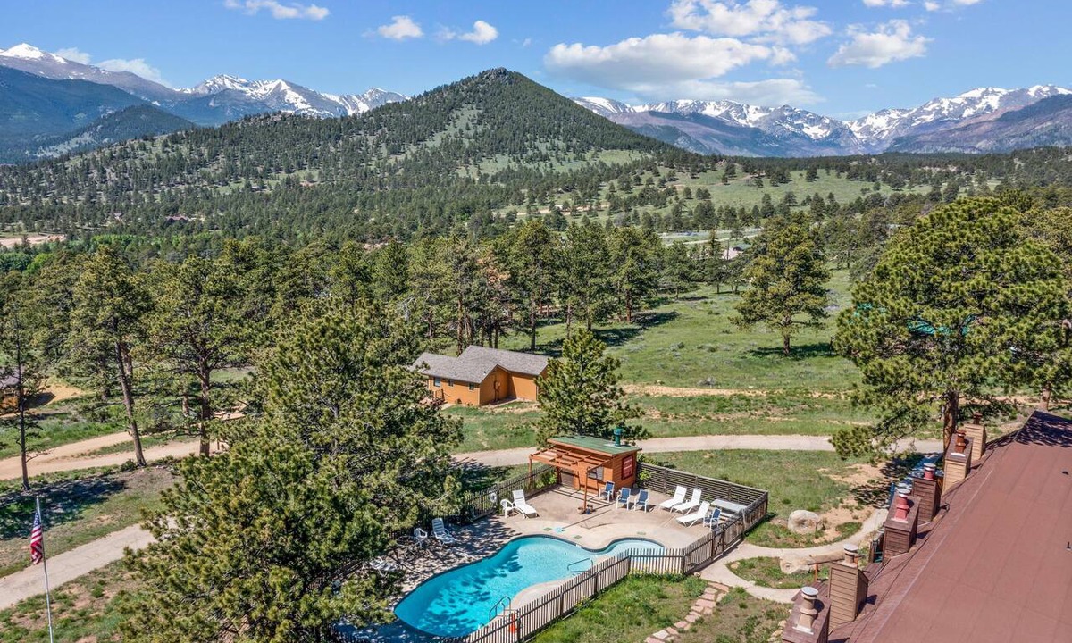 Estes Park Condo | Hallett Peak - 2 bedroom Newly Remodled