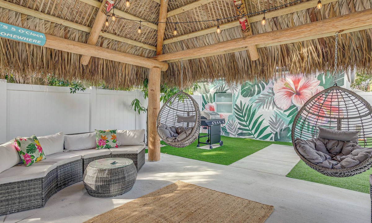 Juno Ridge Cottage | Heated Pool + Backyard: North Palm Beach Retreat!
