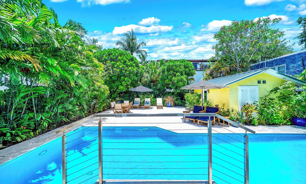 Colee Hammock House | Heated Pool+BBQ! Tropical Serenity+Close To Beach!