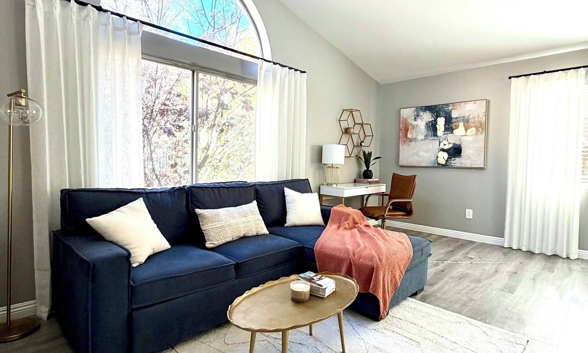 Stevenson Ranch Condo | Hidden Gem in Stevenson Ranch 2 min from highway