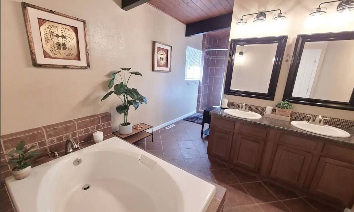 Cheyenne Meadows House | Hidden Jewel for the Family, Near the Broadmoor