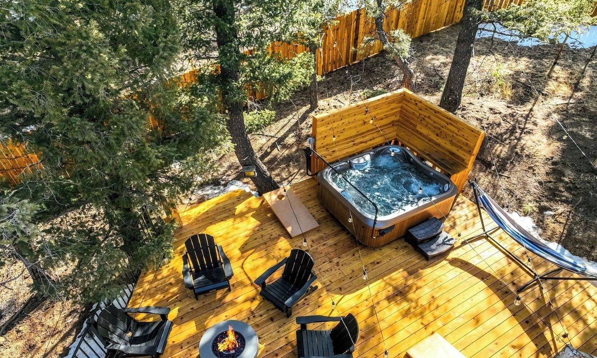 Florissant House | High Country Compound in the CO Rocky Mountains - Hot Tub, 2x King Beds, Firepit