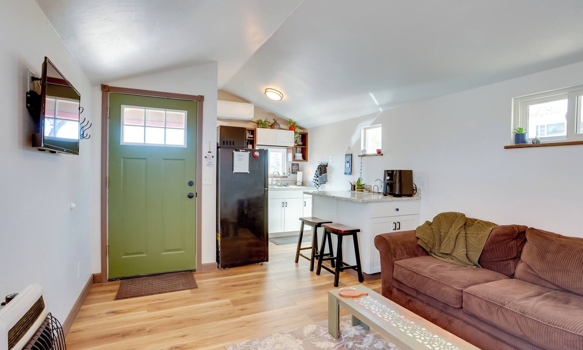 Dove Creek Cabin | Hike, Fish, Relax: Modern Dove Creek Cottage