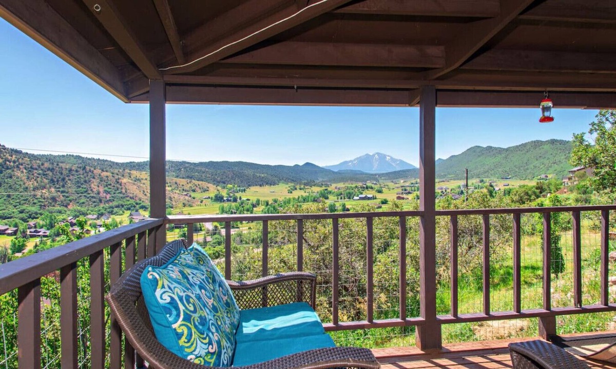 Glenwood Springs Cabin | Hillside Cabin w/wrap around porch w/mtn views