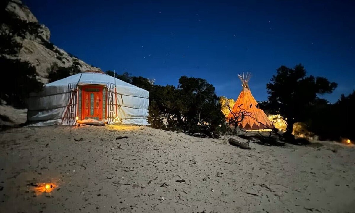 Teasdale House | Hilltop Mongolian Yurt