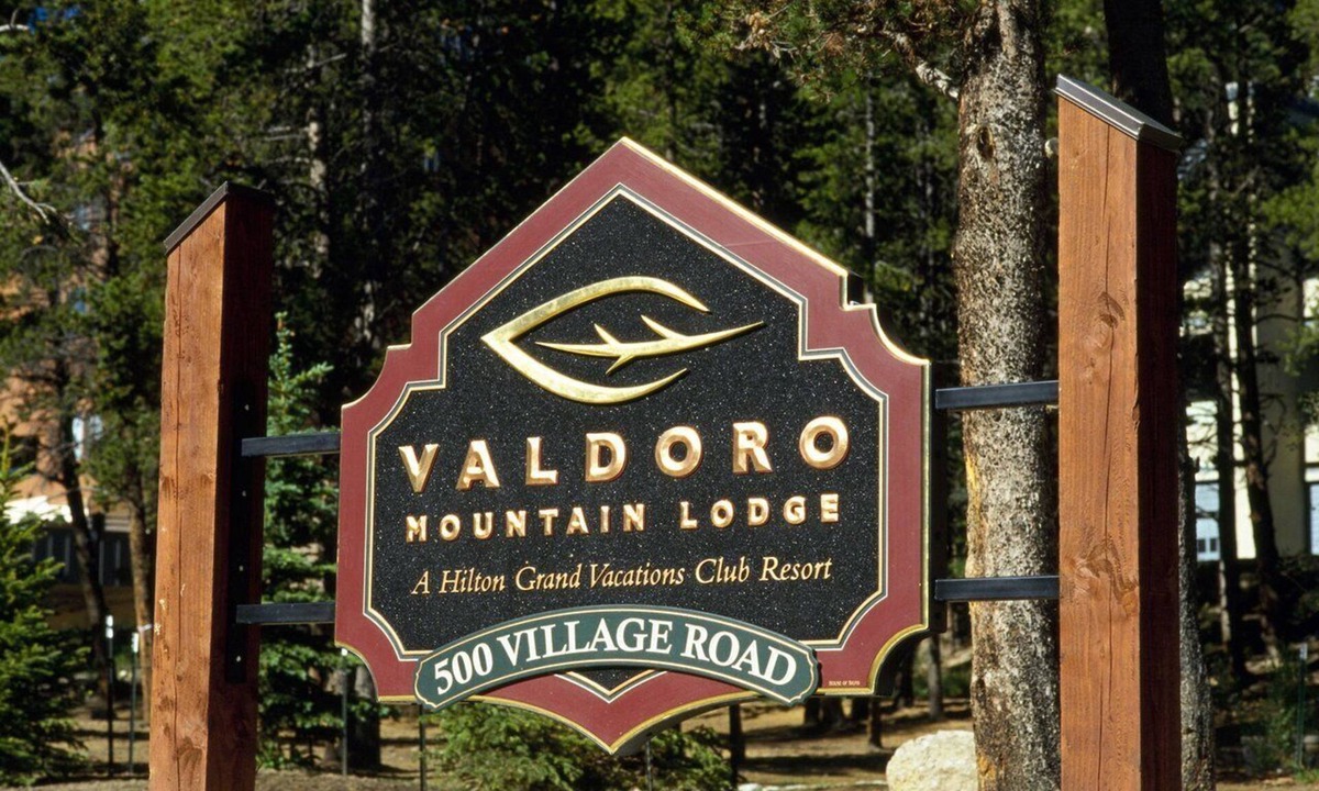 Peak 9 Resort | Hilton Valdoro Mountain Lodge - 2 Bedroom Villa - Sleeps 6