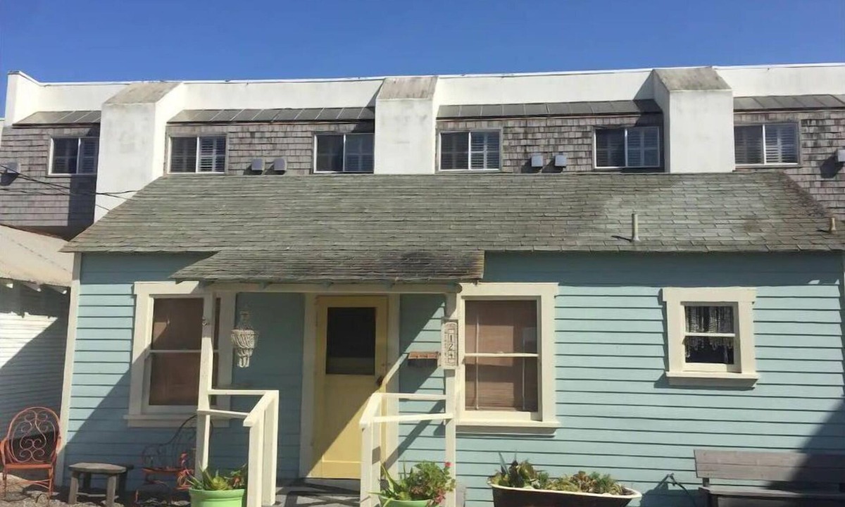 Downtown House | Historic beach bungalow 60 steps to the sand in Pismo Beach