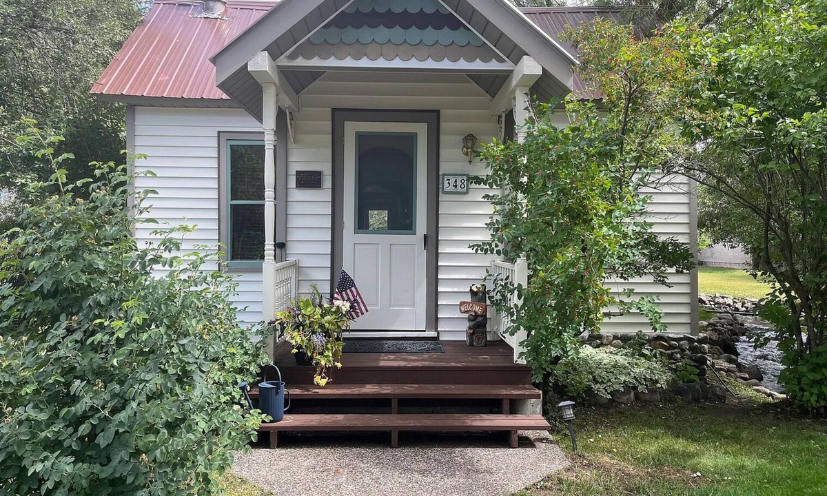 Old Town Cottage | Historic Cottage Along Creek in Downtown Steamboat - Summer Oasis!