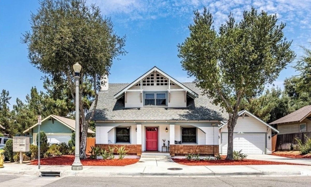 Downtown Riverside House | Historic craftsman home in the heart of Riverside!