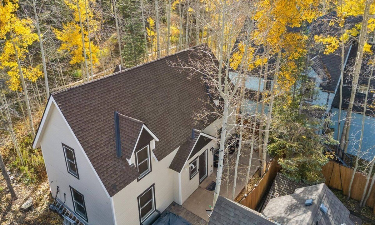 Historic District House | Historic District 4 BR Home, New Hot Tub, 3 Blks to Main Street, .4 m to Lifts
