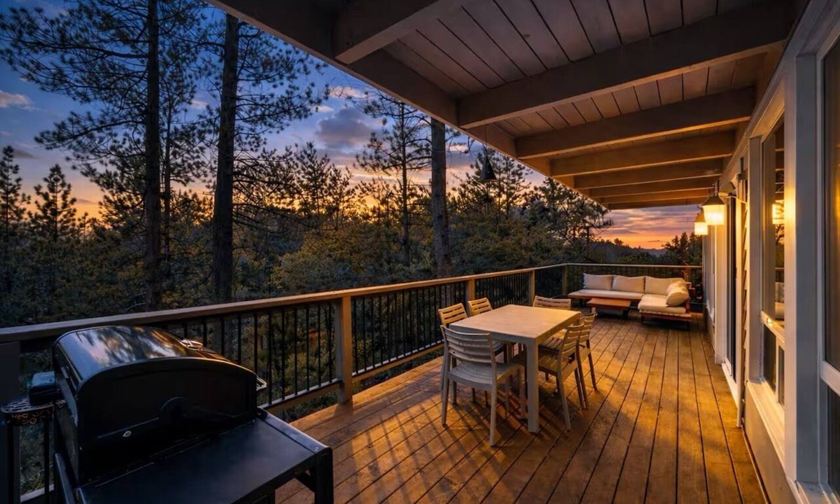 Fawnskin House | Holiday Chalet Retreat | Lake Views Fireplace