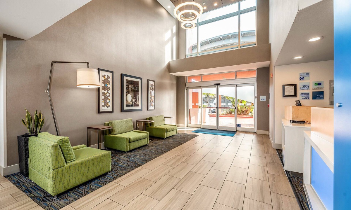 Fremont Hotel | Holiday Inn Express Fremont-Milpitas Central by IHG