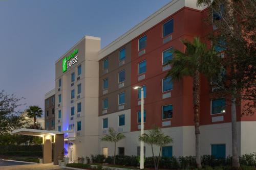Edgewood Hotel | Holiday Inn Express Hotel & Suites Fort Lauderdale Airport/Cruise Port by IHG
