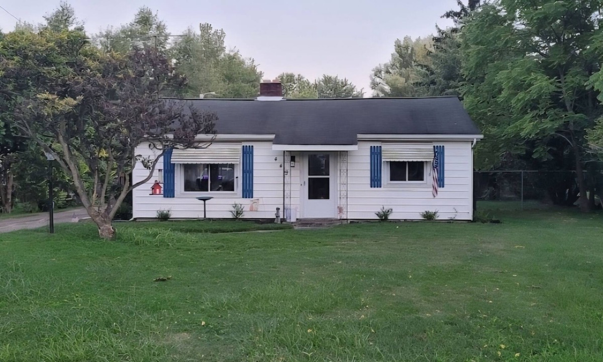 Oberlin Cottage | Home Away From Home - Cozy Stay Near College