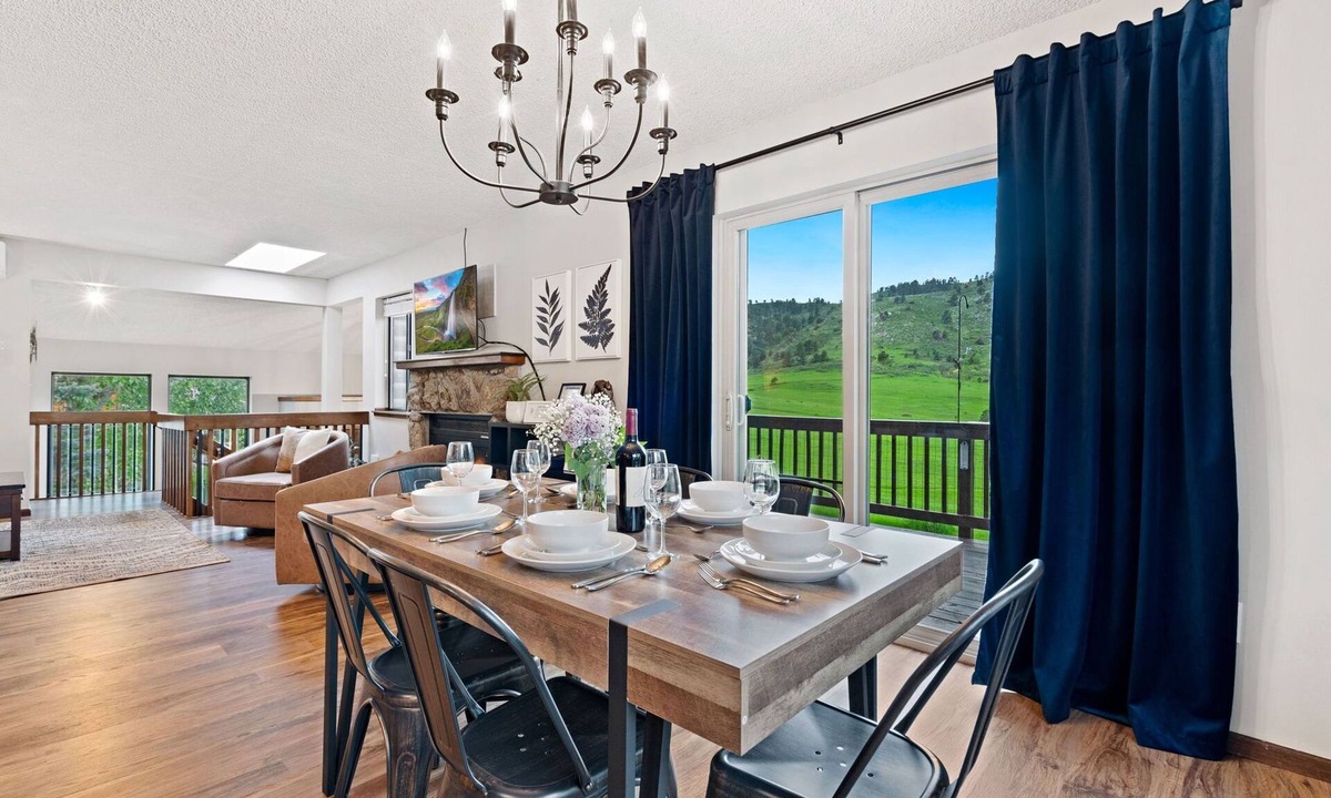 Fort Collins House | Horsetooth Stoop - Trails, Lake Access & Mtn Views
