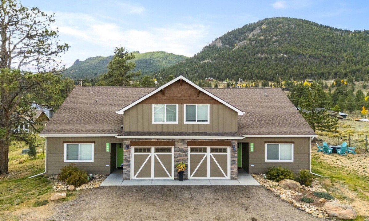 Estes Park Villa | Hot tub! Dogs OK! Views, near park!