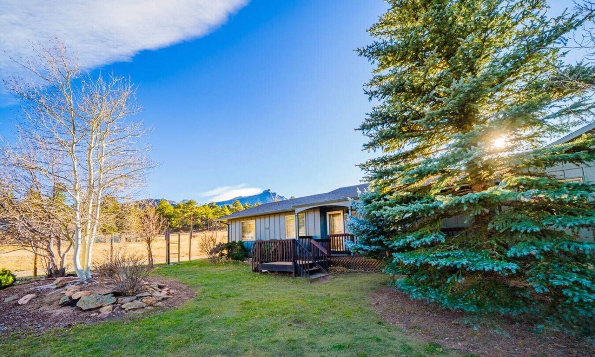 Carriage Hills House | Hot tub, fireplace, views, near National Park!