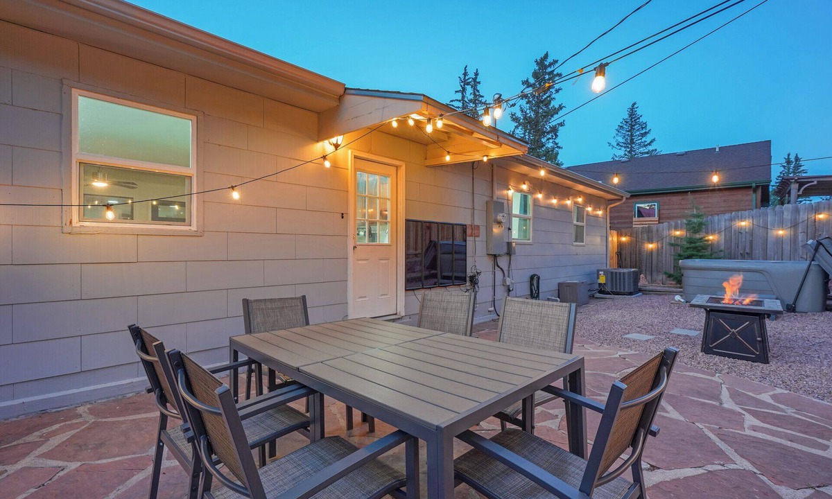 Cascade-Chipita Park House | Hot Tub | Game Room | Wood Fireplace