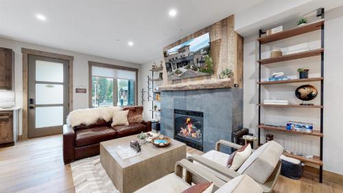 Winter Park Apartment | Hot Tub Steps to Dining and Ski Shuttle
