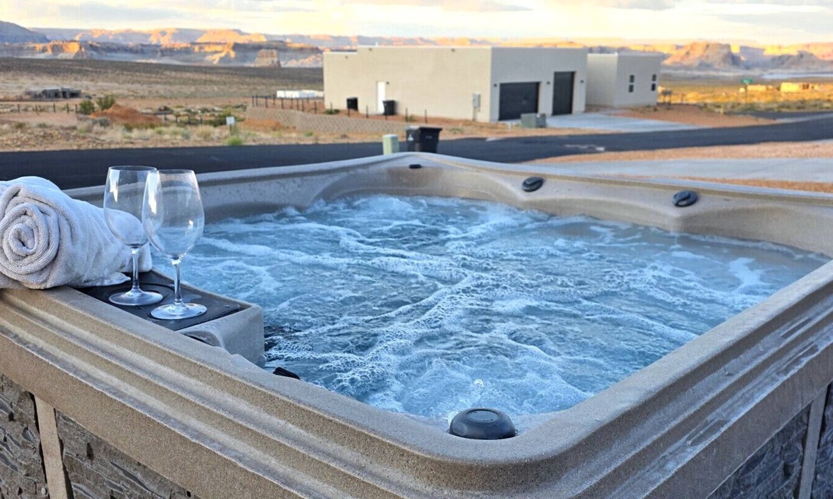 Greenehaven House | Hot Tub w/Lake View, Roof Top Deck, Game Room, W/D