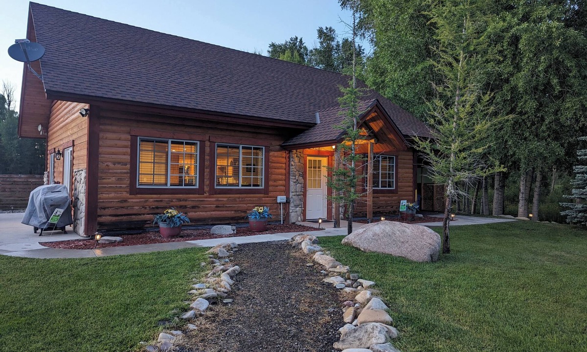 Yampa House | House - 3 BR - 2 BA - Sleeps 10