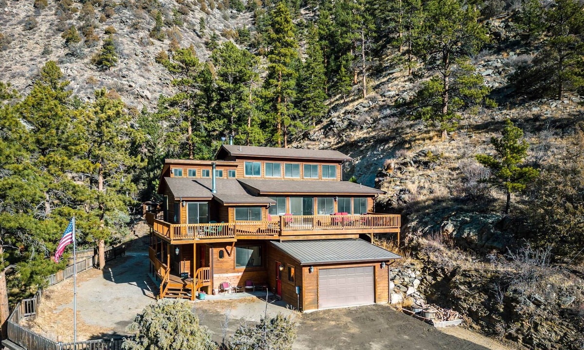 Drake House | HUGE Home near Estes Park and Rocky Mountain National Park