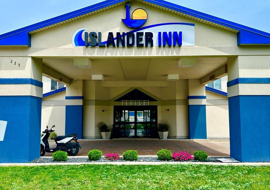 Put-in-Bay Hotel | Islander Inn