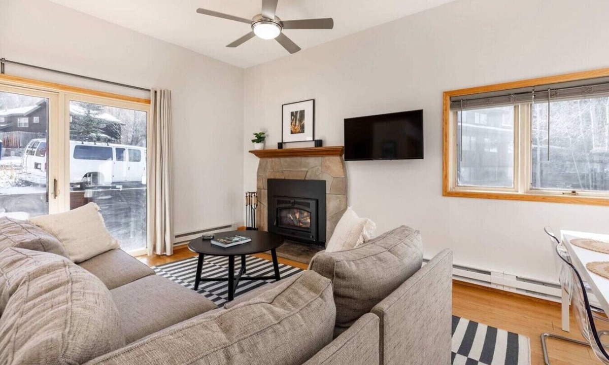 Eagle-Vail Condo | Jagerhaus Chalet I 2BR Condo Between Vail and BC
