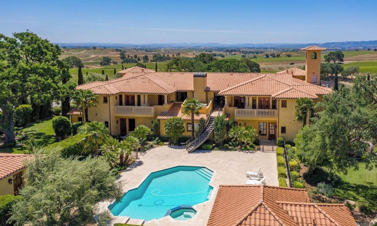 San Miguel Villa | Jules Villa | Downstairs Estate Suite & Pool