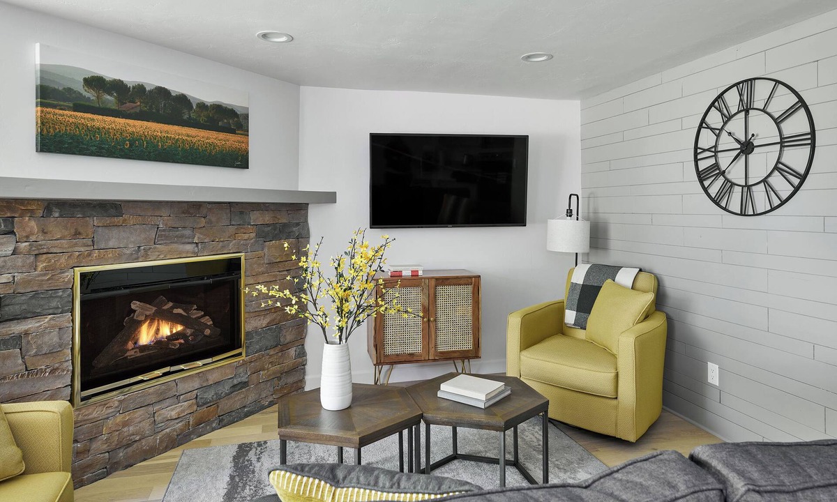 Snowmass Village Condo | Just off Fanny Hill - Completely renovated