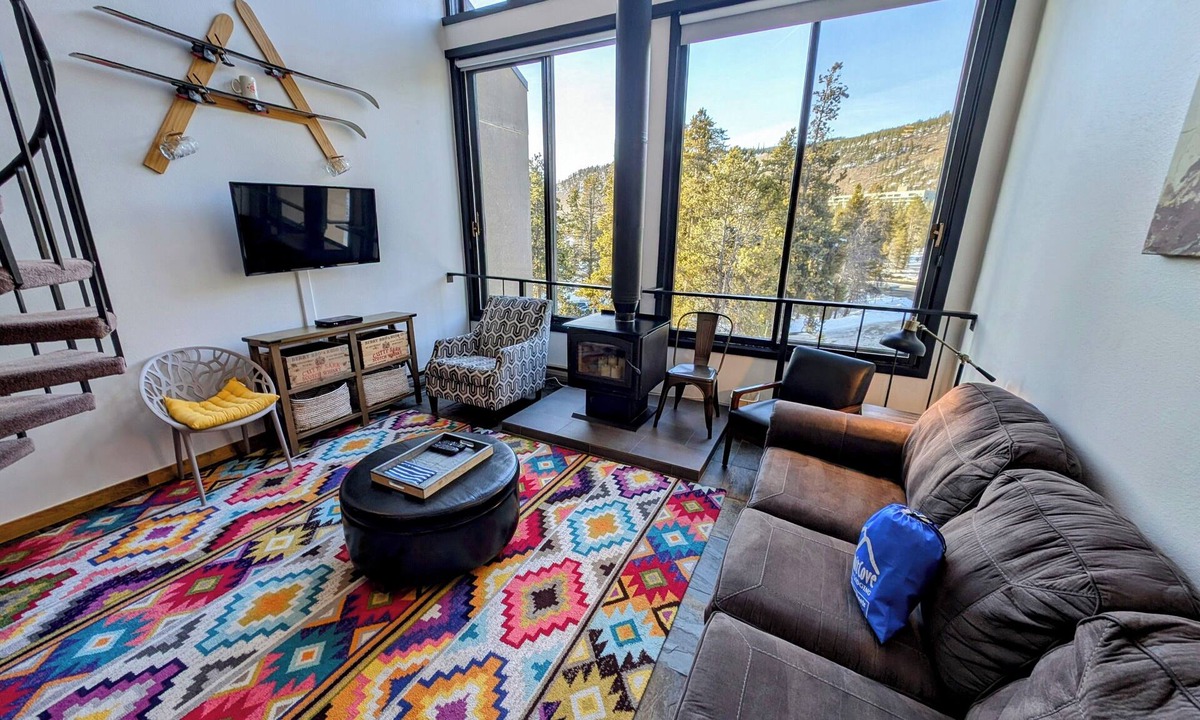 Lakeside Village Condo | Keystone Lake Stay | Hike, Bike & Relax