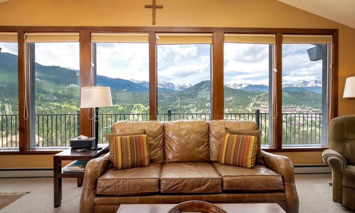 Windcliff Estates House | Kintzle Family Vacation At Windcliff 4 Bedroom Home by RedAwning