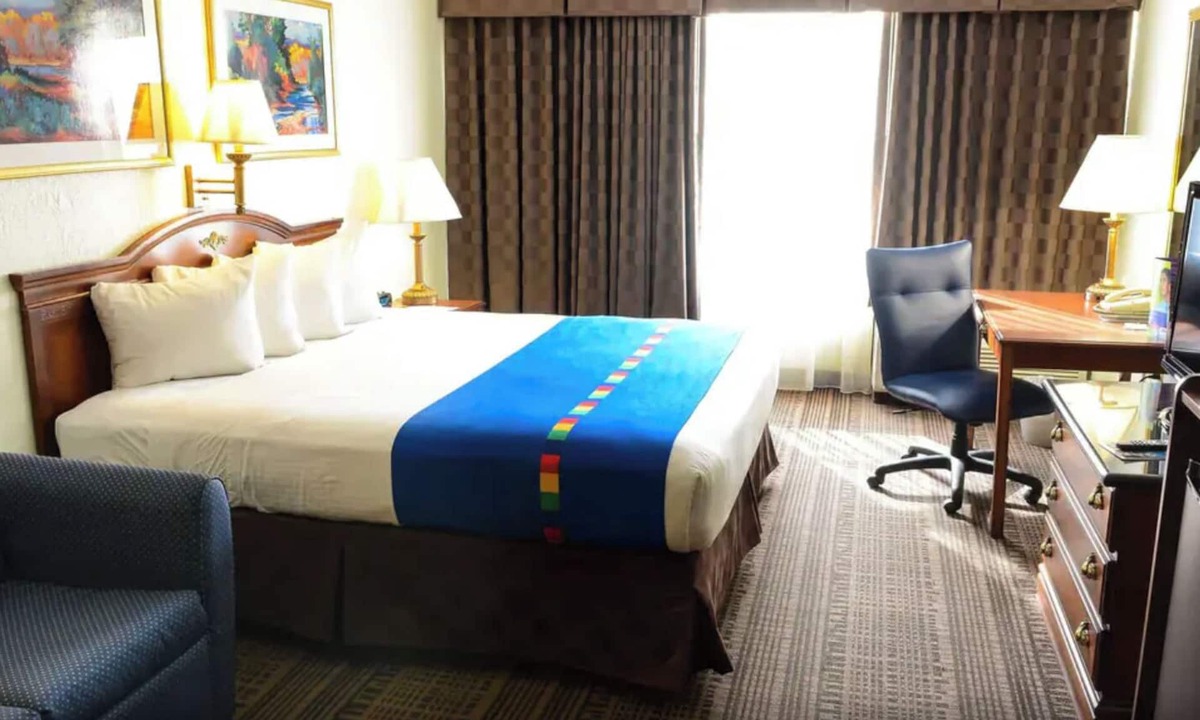 West Middlesex Hotel | Kiteville Sharon