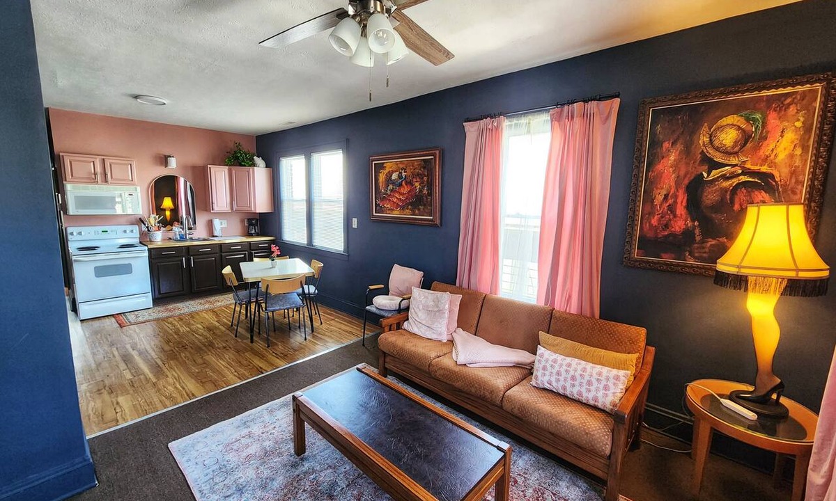 Little Italy Apartment | La rapsodia in blu della Little Italy *family run*