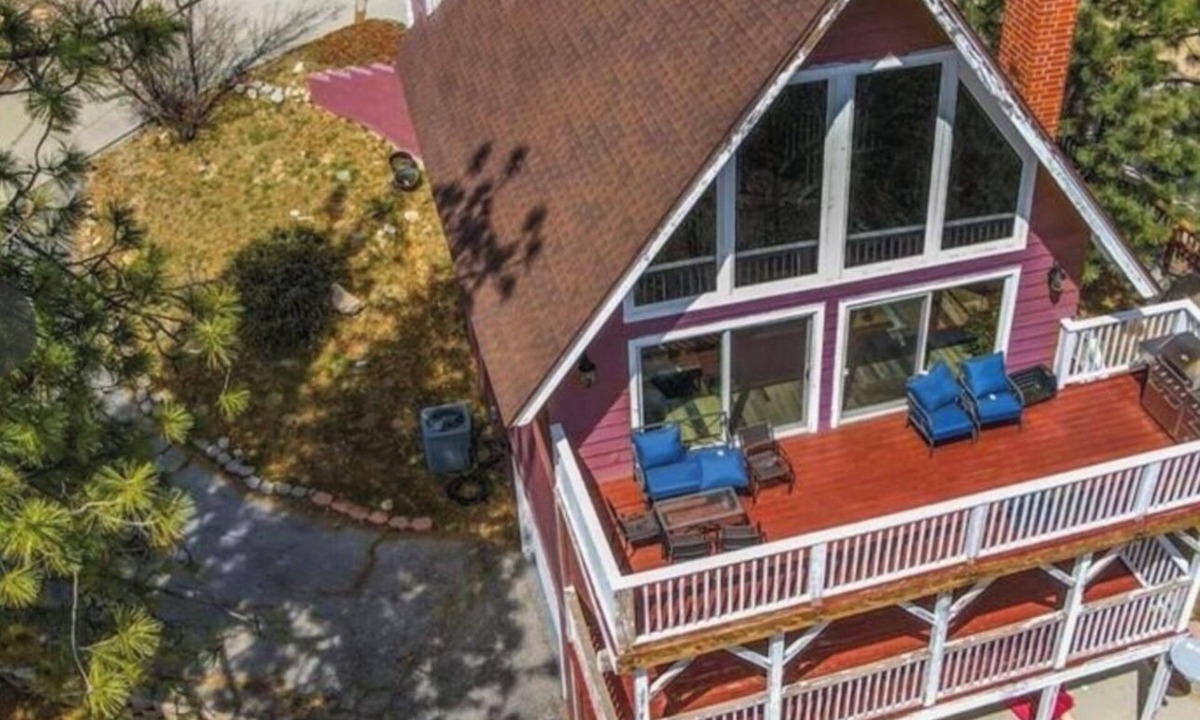 Lake Arrowhead Cabin | Lake arrowhead mountain heaven. high ceilings breathtaking views of Lake.