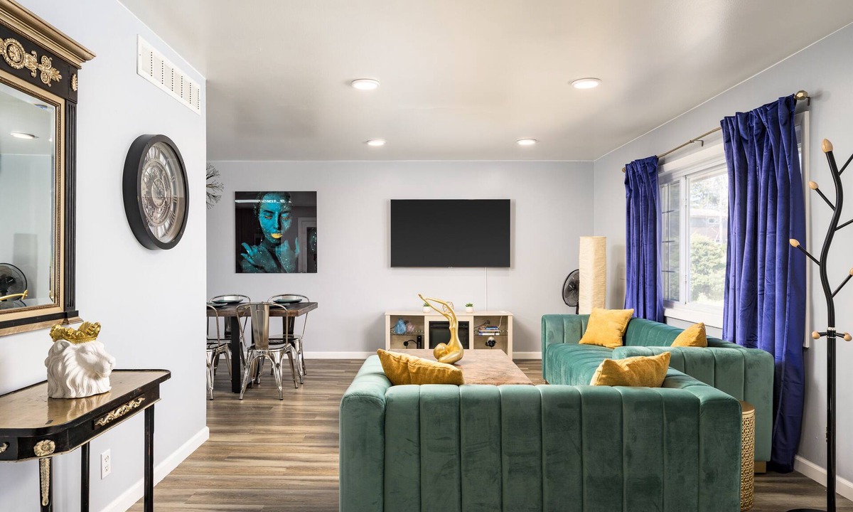 Northglenn House | ☆Lake Retreat ☆Hot Tub ☆Arcade ☆Playground ☆Gym ☆15 min to DT Denver