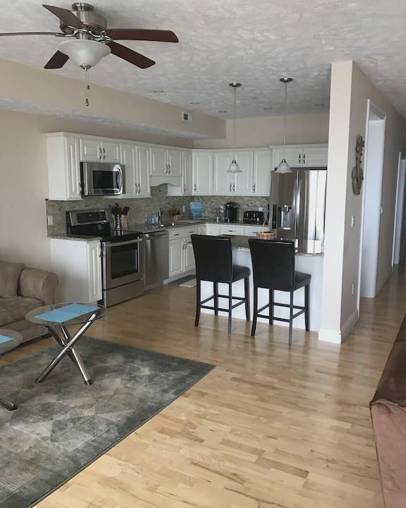 Geneva-on-the-Lake Condo | LAKEFRONT CONDO #107* 2BR/2 BA SLEEPS 6