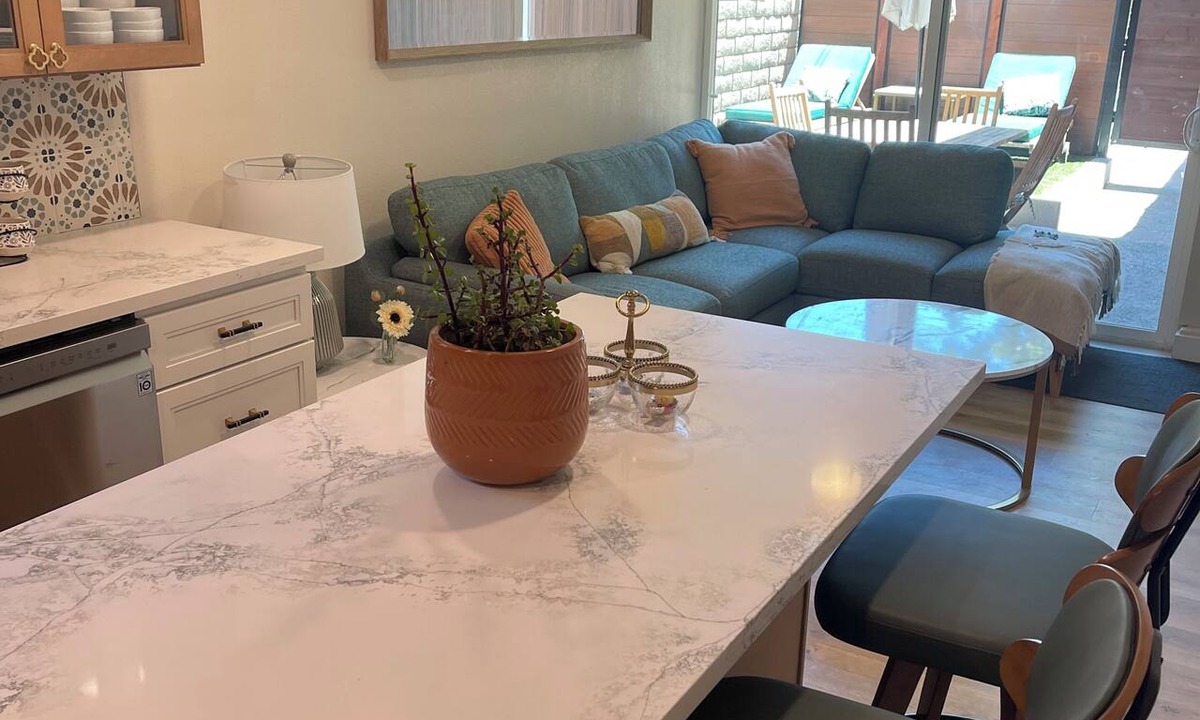 Lake Elsinore Apartment | Lakeshore new ADU home, lg 1-2 bed/office own kitchen, bath, entry, yard, pkg,