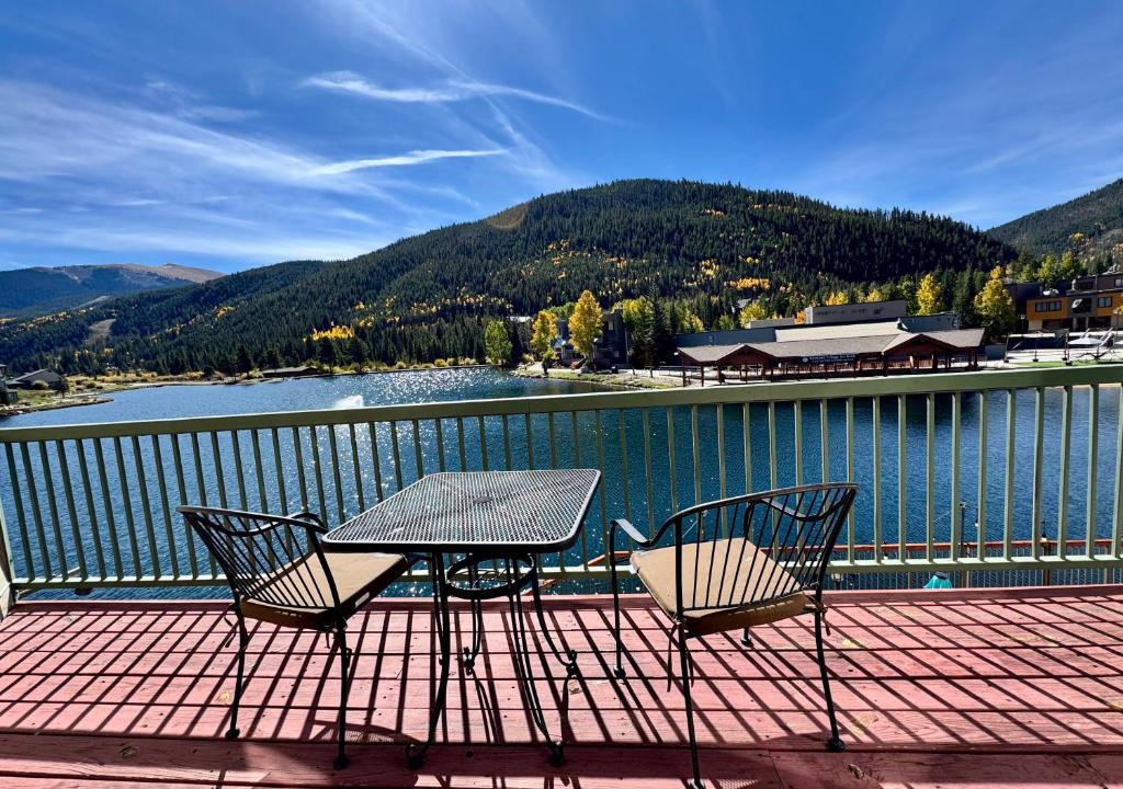 Lakeside Village House | Lakeside 1481 by SummitCove Lodging in Colorado