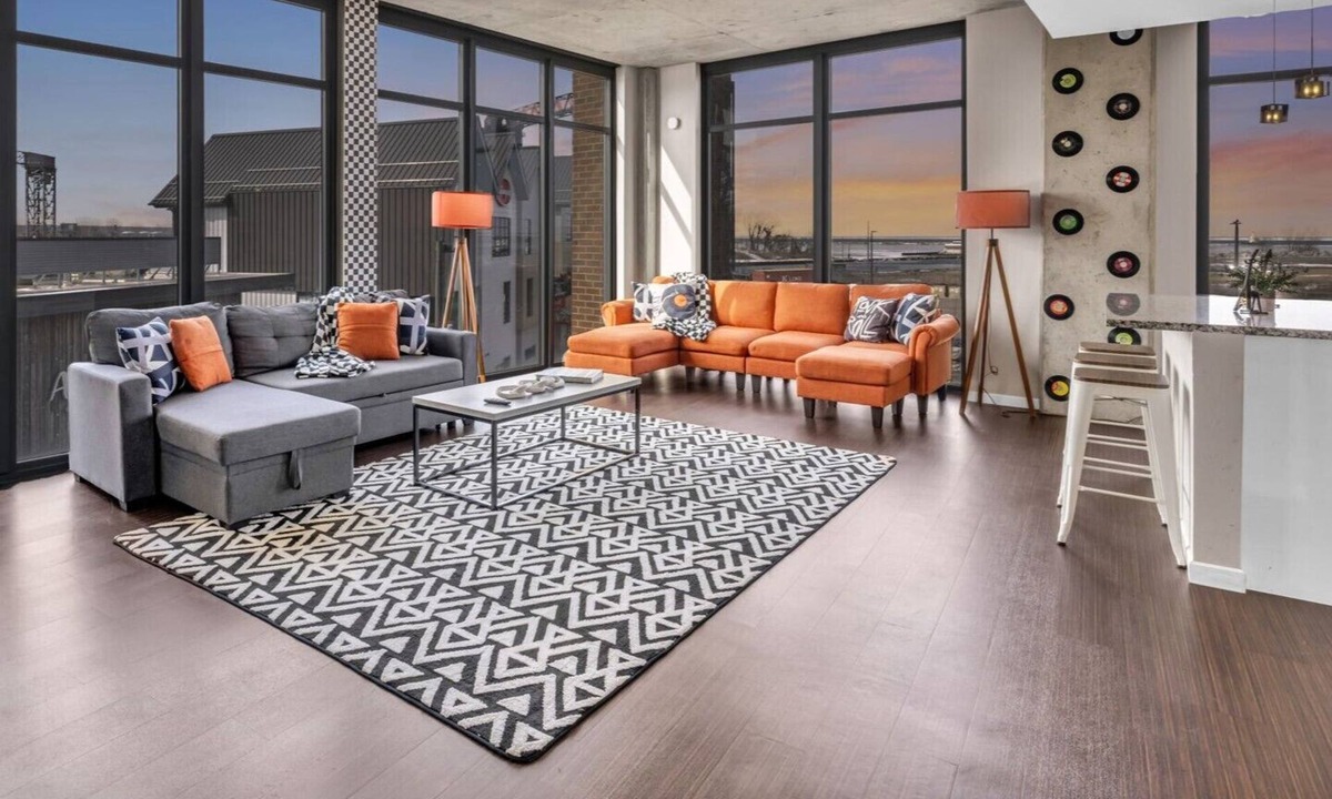 Ohio City Apartment | Lakeside Luxury Suite - Rock & Roll - Cle Flats - 2 Free parking