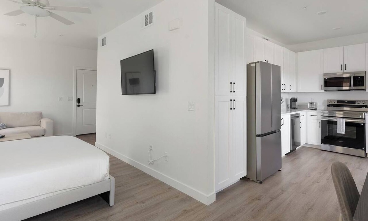 Las Vegas Apartment | Landing | Amazing 1BD, Clubhouse, Gym