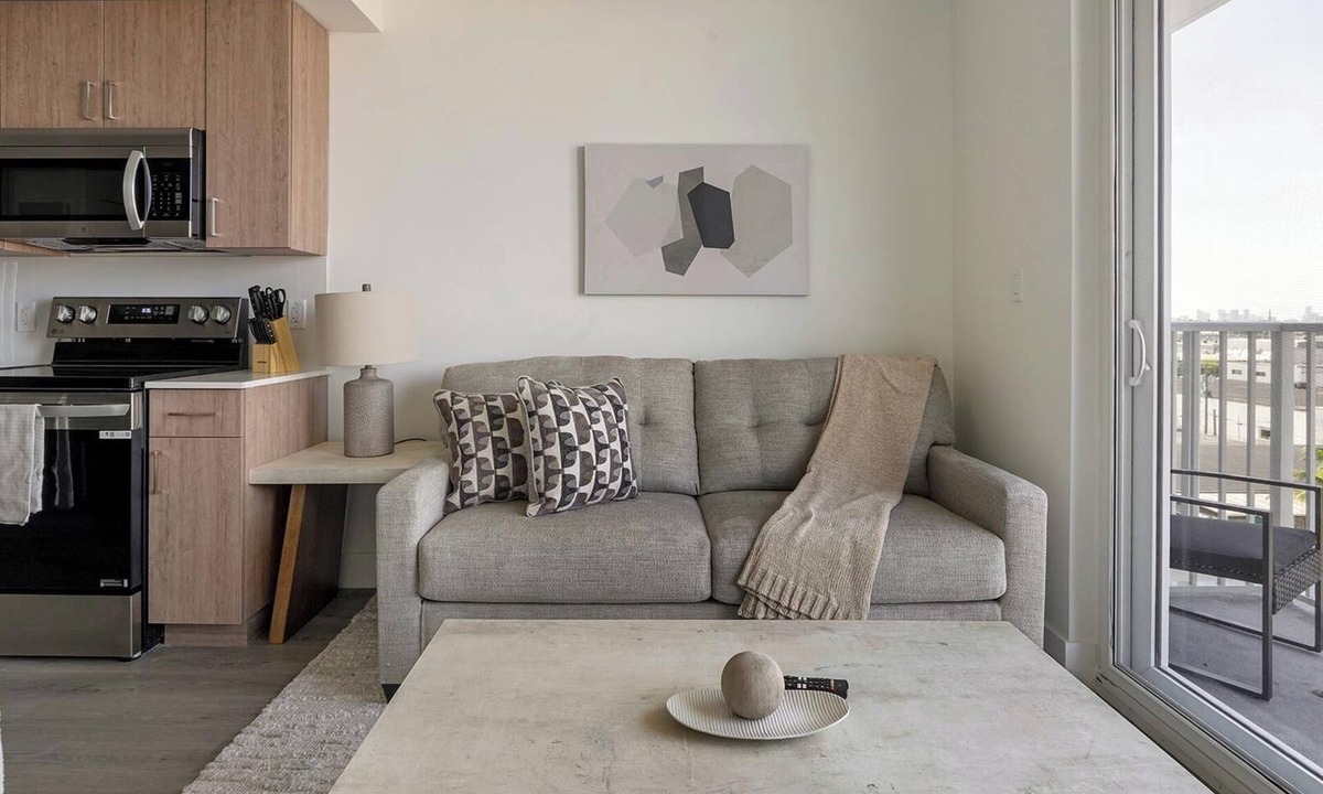 Hialeah Apartment | Landing | Modern 2BD, Gym