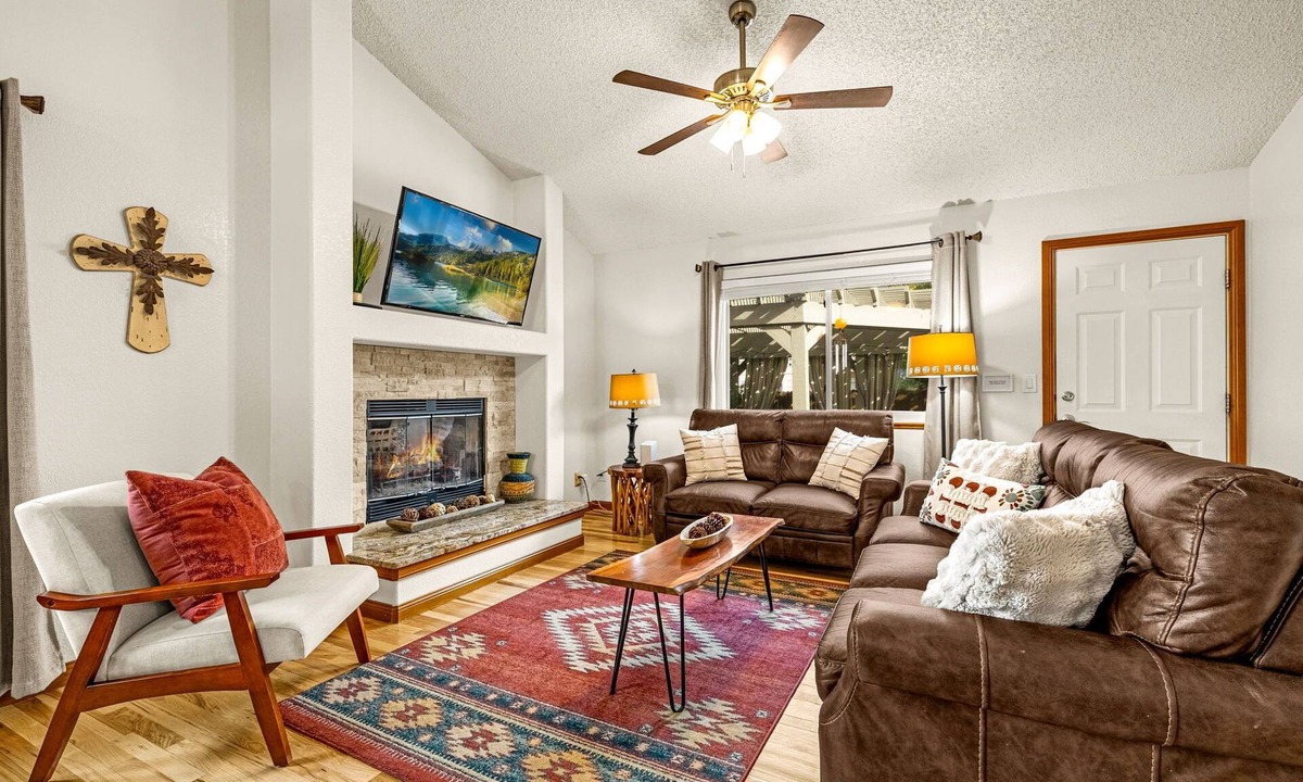 Northeast Colorado Springs House | Large 6 Bdrm Family Home near Park & YMCA Rec Center