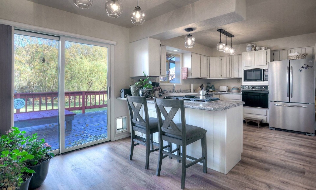 Durango House | Large home with amazing views - 10 Minutes to Durango - Pool & Foosball Table