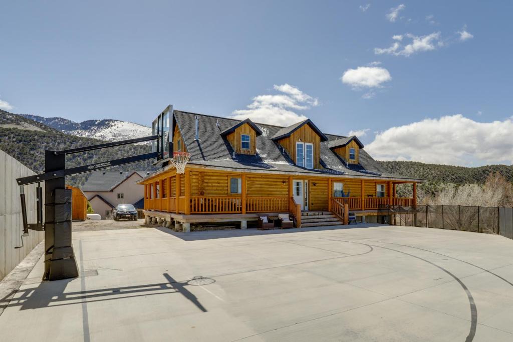 Sterling House | Large Sterling Cabin < 1 Mi to Palisade State Park