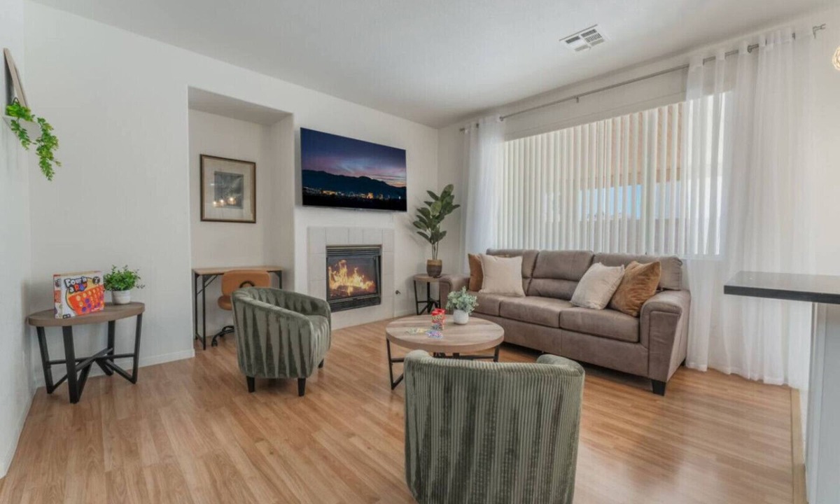Spring Valley House | Large Vegas House 5BR, Foosball, Near Strip