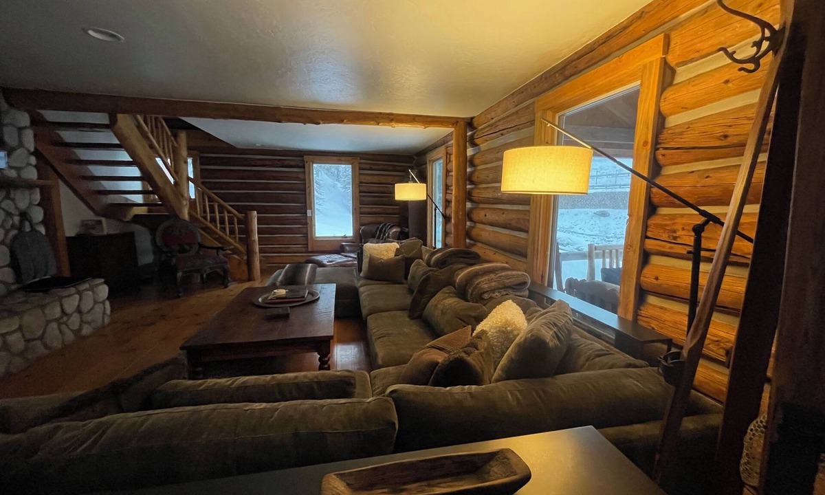 Vail Cabin | Lena's Cabin in Vail is nestled right beside Gore Creek, minutes from skiing.